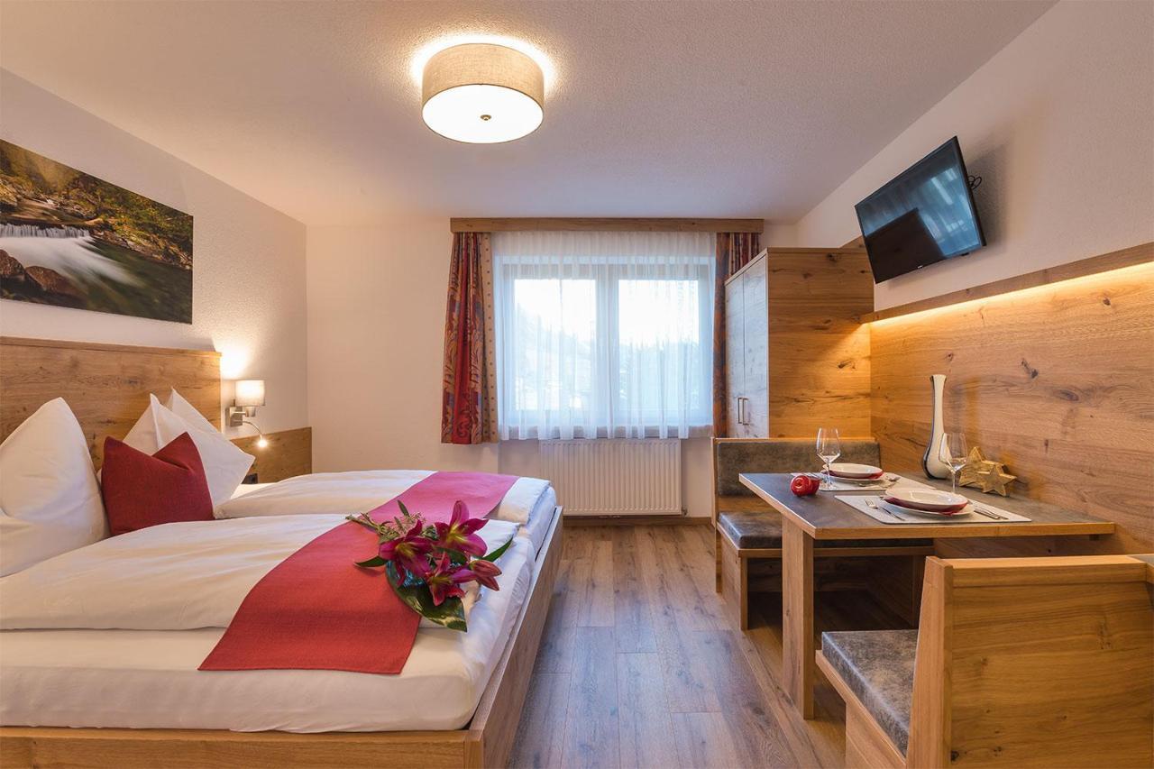 Alpenrose Appartements Burger Evelin Sankt Anton am Arlberg Exterior photo